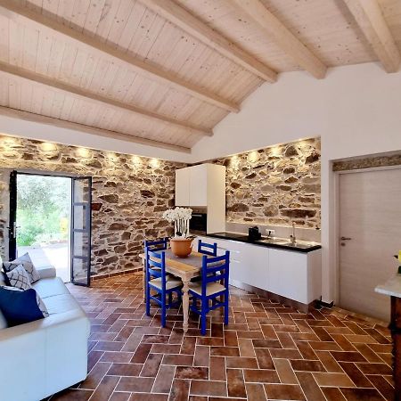 Stazzo San Teodoro La Quercia Piscina Condivisa Leilighet Eksteriør bilde