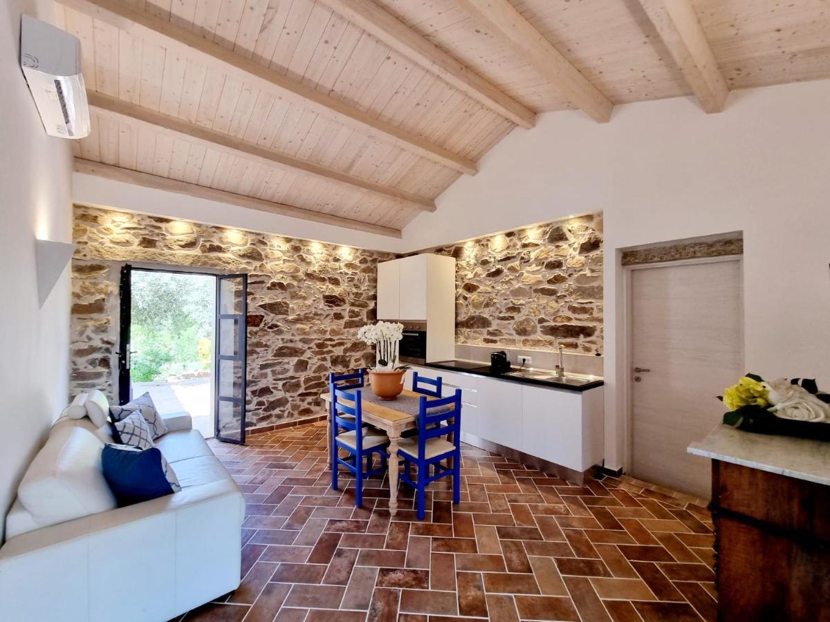 Stazzo San Teodoro La Quercia Piscina Condivisa Leilighet Eksteriør bilde
