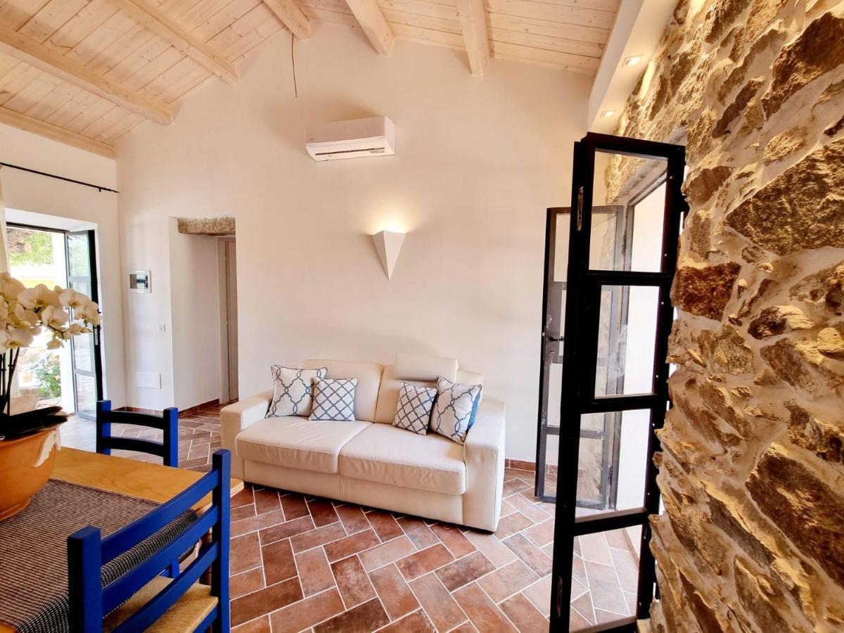 Stazzo San Teodoro La Quercia Piscina Condivisa Leilighet Eksteriør bilde
