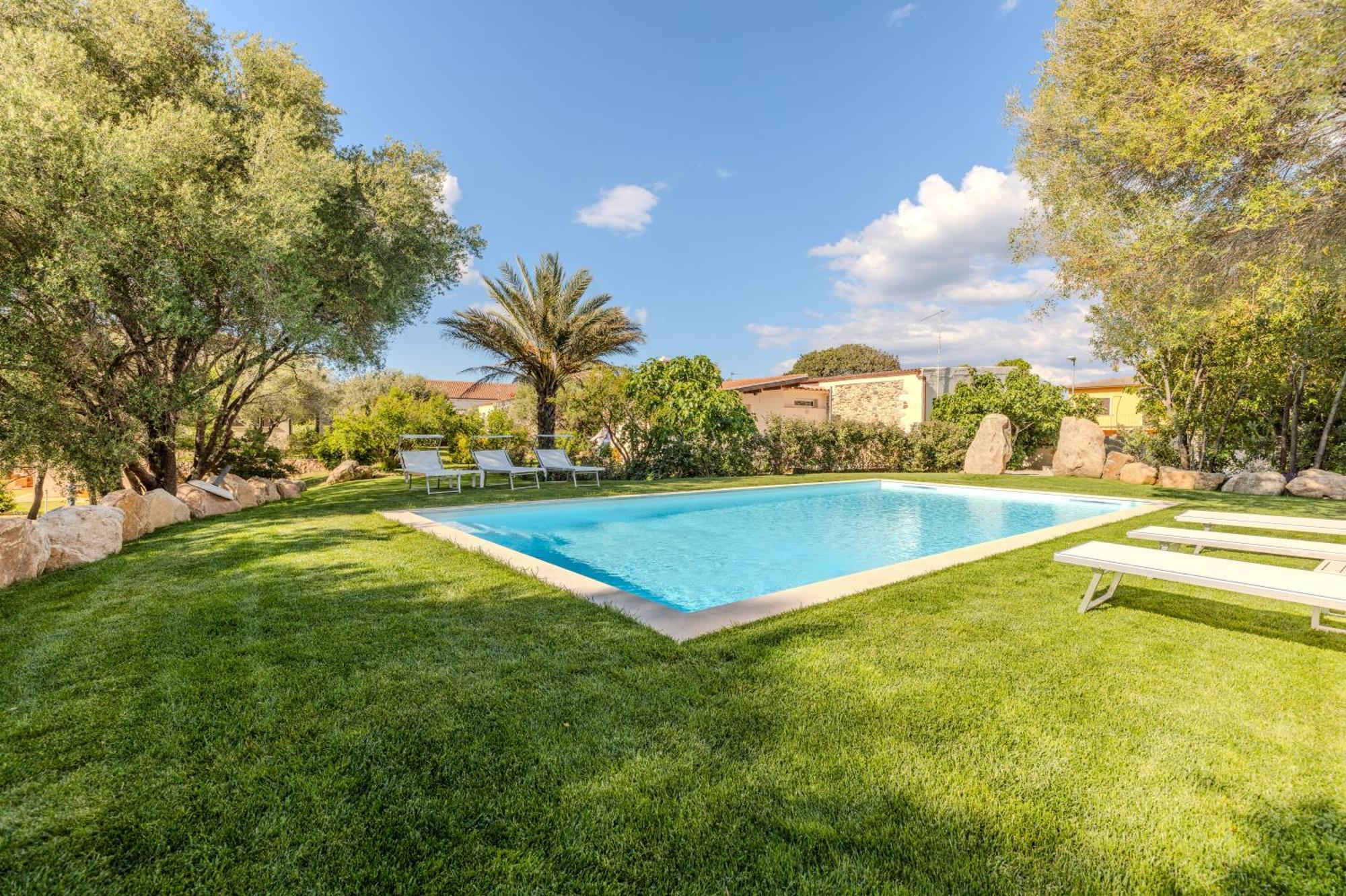Stazzo San Teodoro La Quercia Piscina Condivisa Leilighet Eksteriør bilde