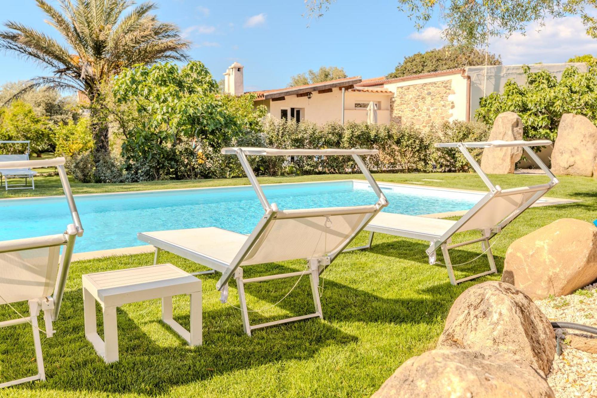 Stazzo San Teodoro La Quercia Piscina Condivisa Leilighet Eksteriør bilde